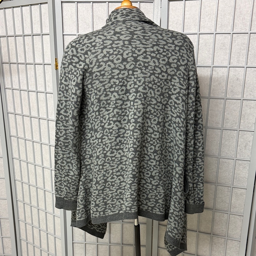 Source Unknown Charcoal Leopard Cardigan - Picture 2 of 5